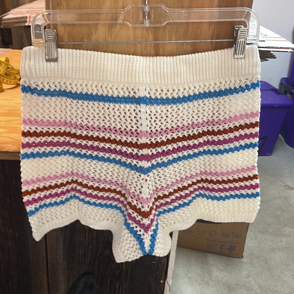NWT L*Space woman’s white crochet red pink and blue shorts - Picture 10 of 12